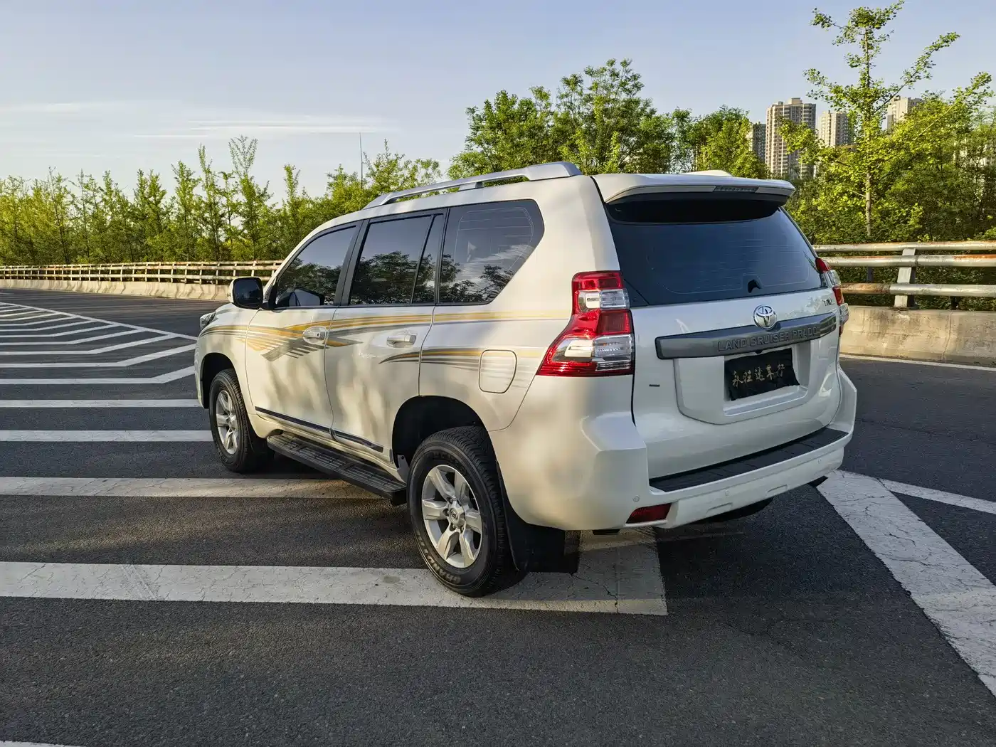 Toyota Prado (Import) 2014 2.7L Automatic Luxury фото 4