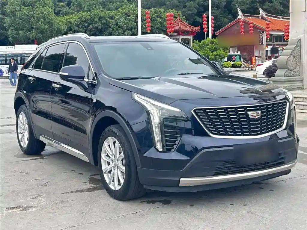 CADILLAC XT4