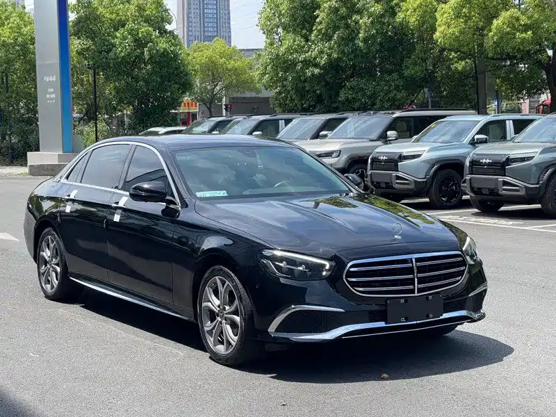 Mercedes-Benz E-Class 2023 E 300 L Sport Fashion фото 3