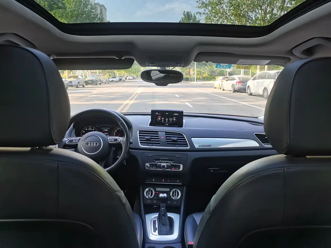 Audi Q3 2015 35 TFSI quattro Technology фото 16
