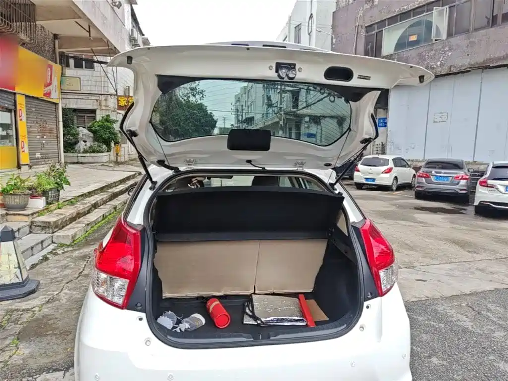 Toyota YARiS L Zhi Xuan 2014 1.5G Automatic Dynamic Edition фото 19