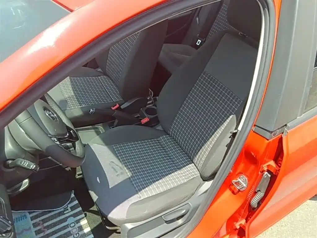 Volkswagen Polo 2016 1.6L Automatic Comfort фото 15