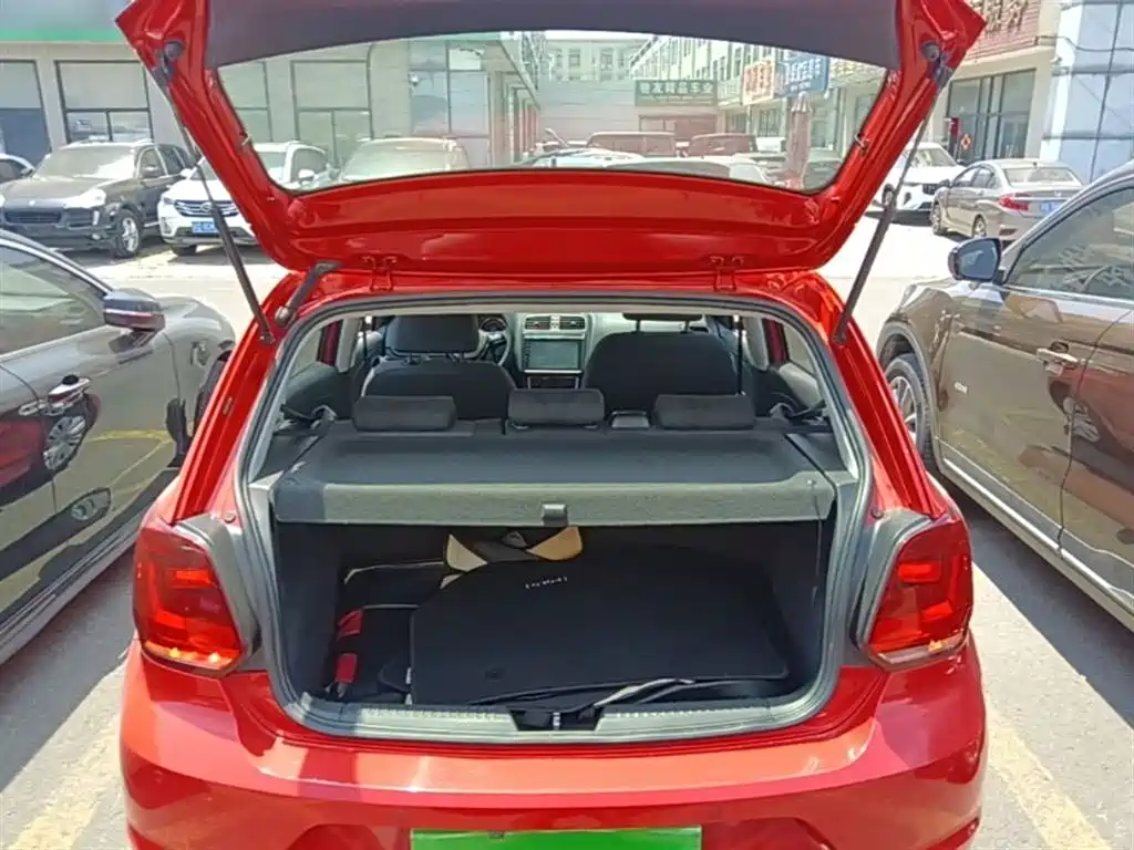 Volkswagen Polo 2016 1.6L Automatic Comfort фото 19
