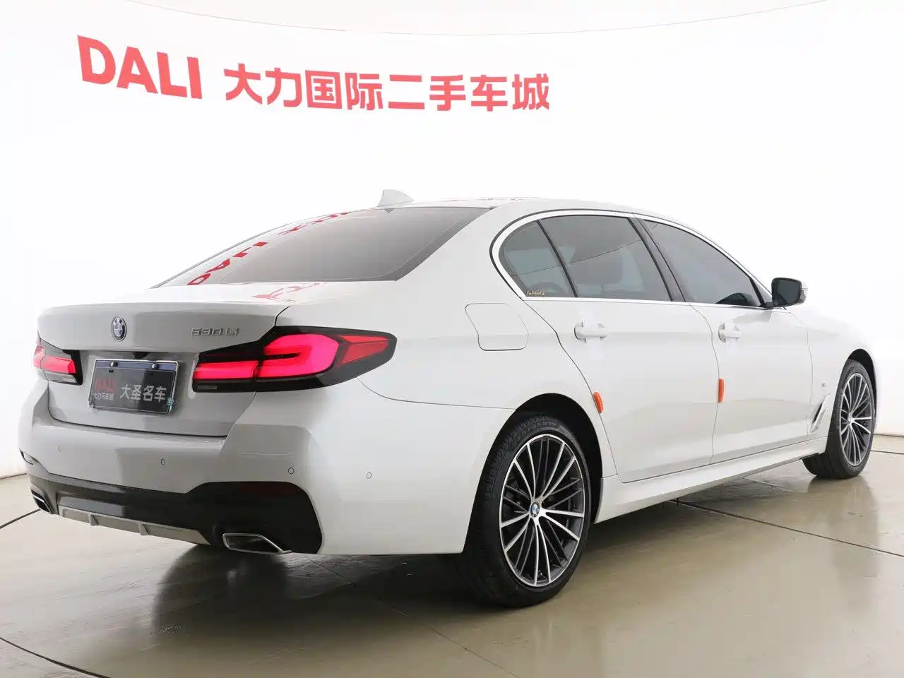 BMW 5 Series 2021 530Li Leading M Sport Package фото 14