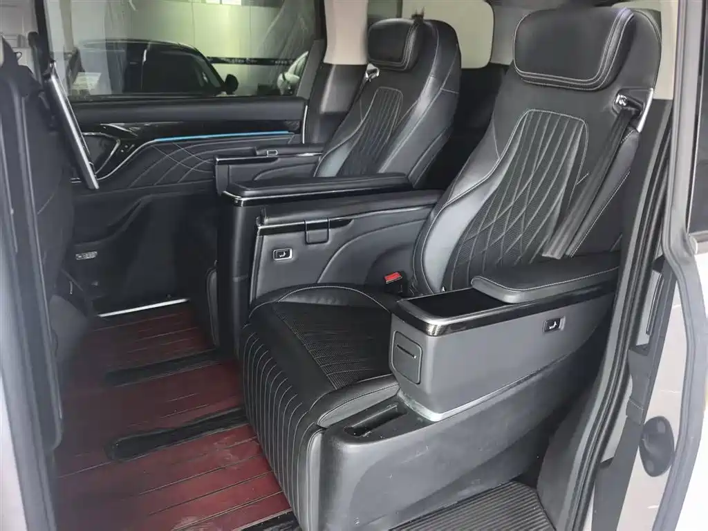 SAIC Maxus Maxus G90 2022 2.0T Interstellar 7-seater фото 19