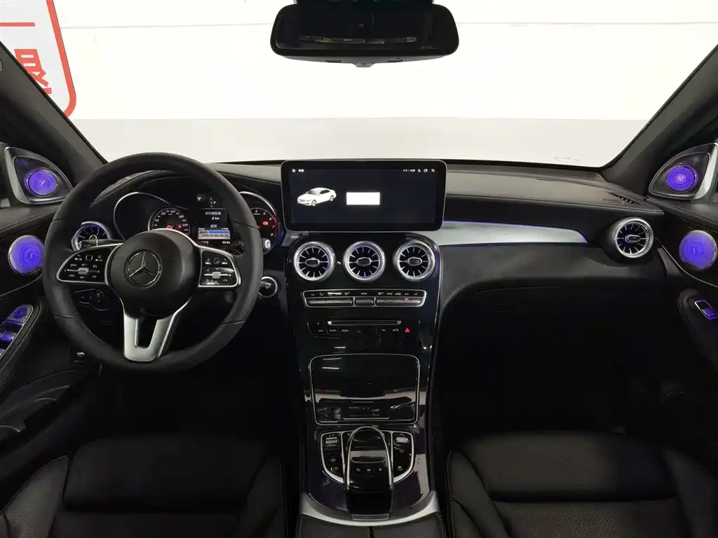 Mercedes-Benz GLC 2018 Facelift GLC 260 4MATIC Luxury фото 5