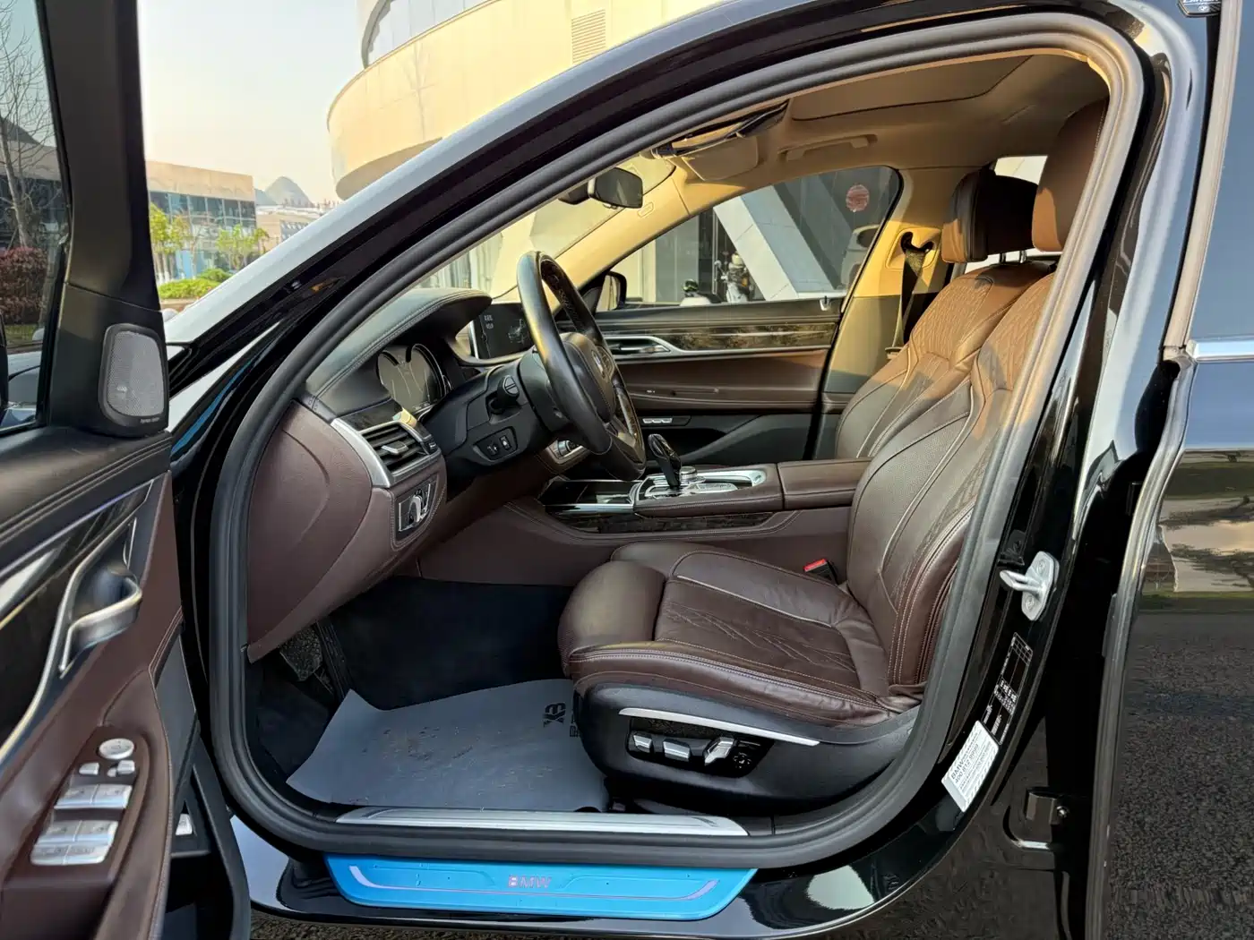 BMW 7 Series 2017 730Li Luxury Edition фото 4