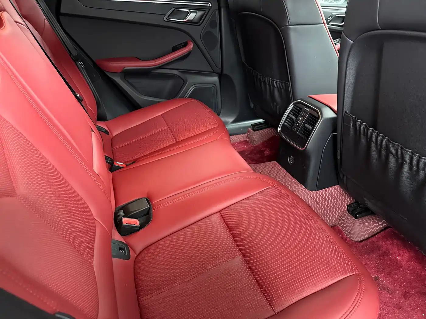 Porsche Macan 2018 Macan 2.0T фото 16