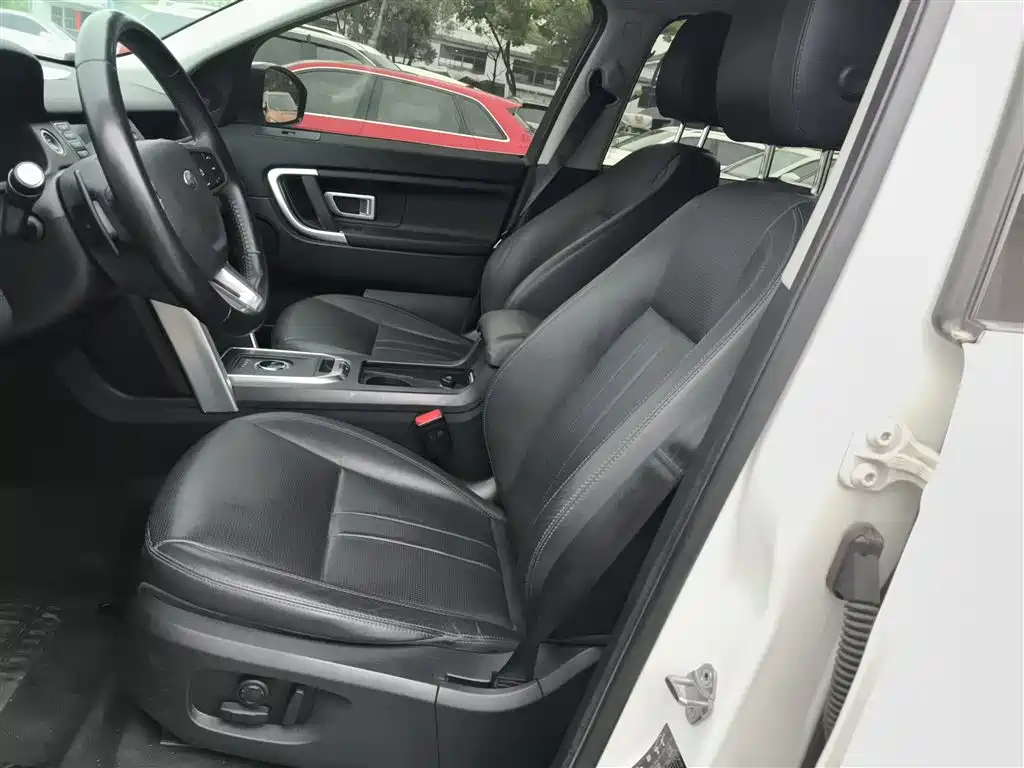 Land Rover Discovery Sport 2019 240PS SE Edition China V фото 11
