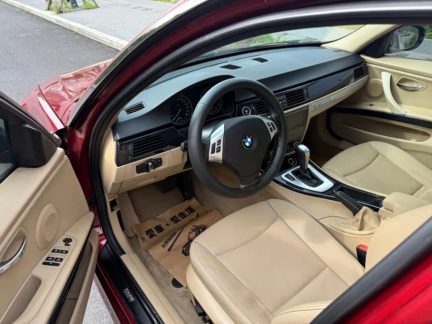 BMW 3 Series (Import) 2012 318i Leading фото 11