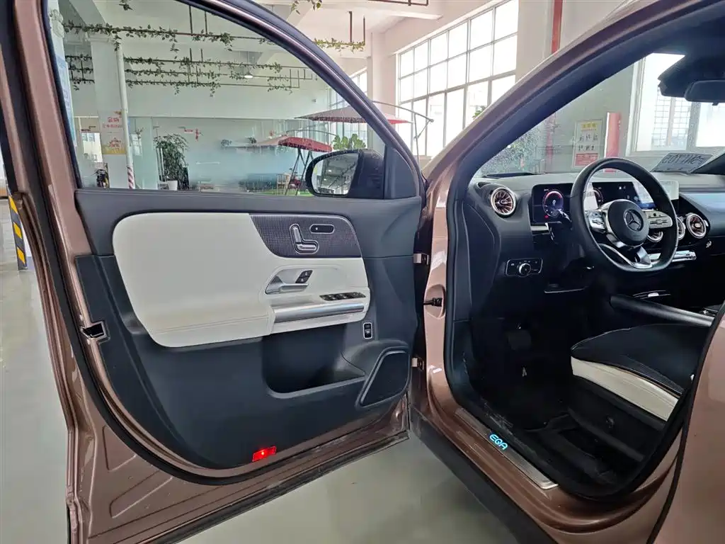 Mercedes-Benz EQA 2022 EQA 300 4MATIC Launch Special Edition фото 9