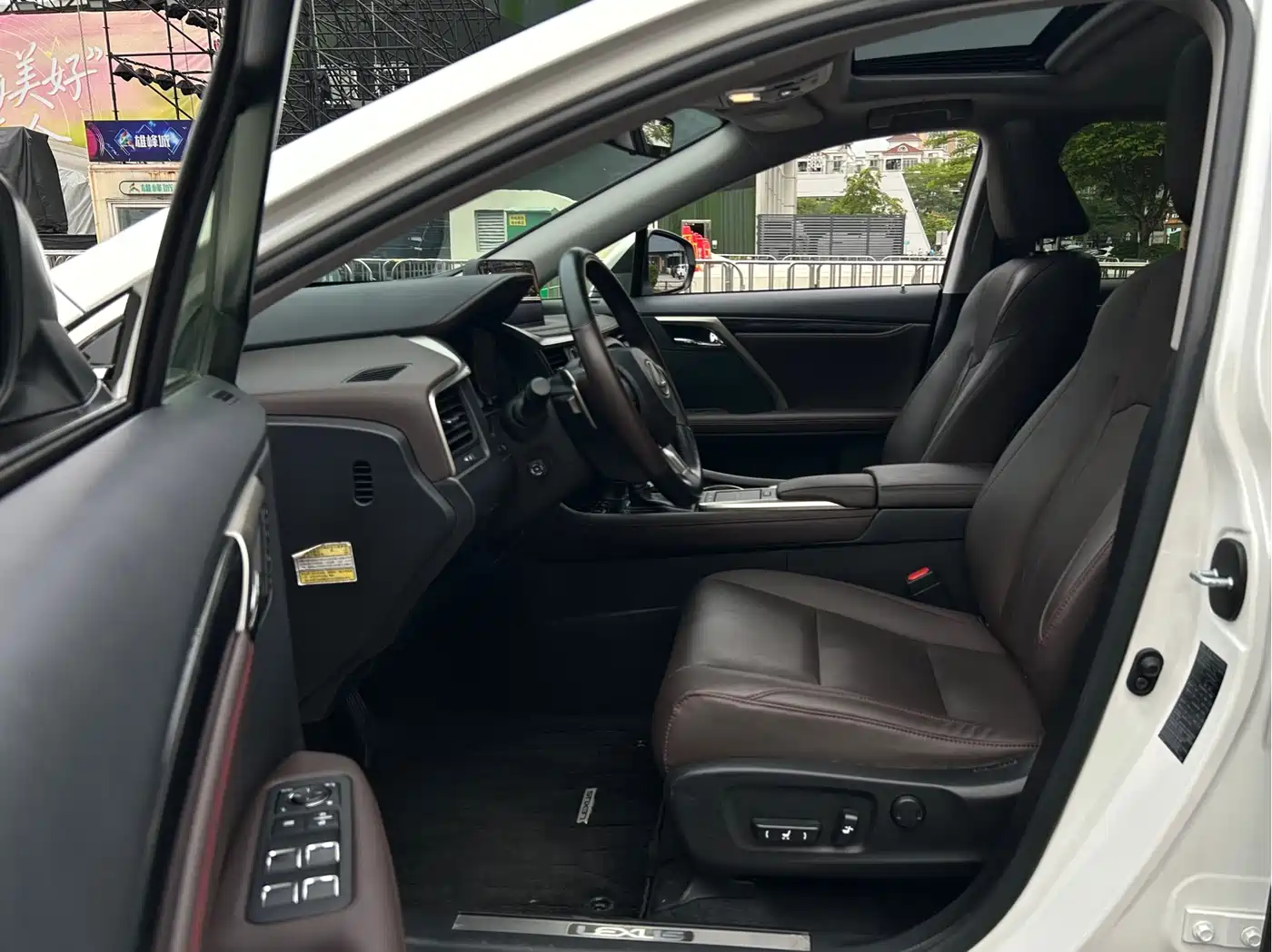 Lexus RX 2020 Facelift 300 2WD Comfort Edition фото 8