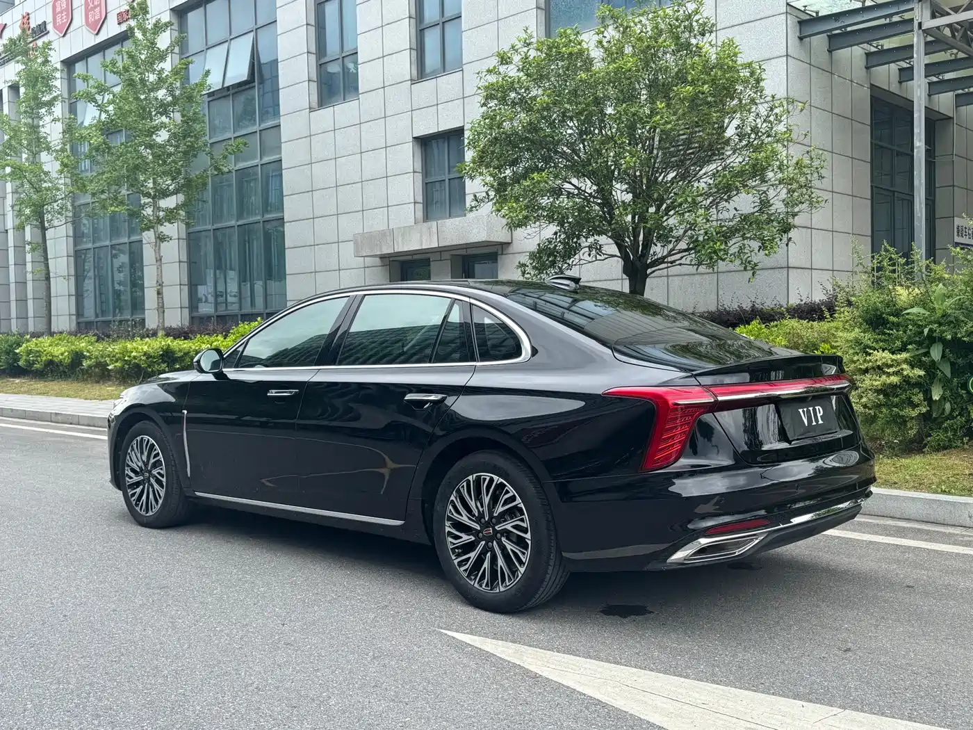Hongqi H5 2024 2.0T Automatic Smart Connect Flag Smooth Edition фото 5