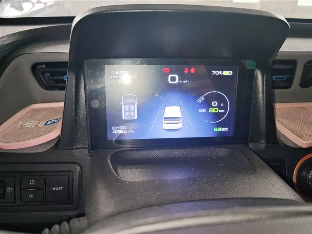 WULING AUTOMOBILE HONGGUANG MINIEV
