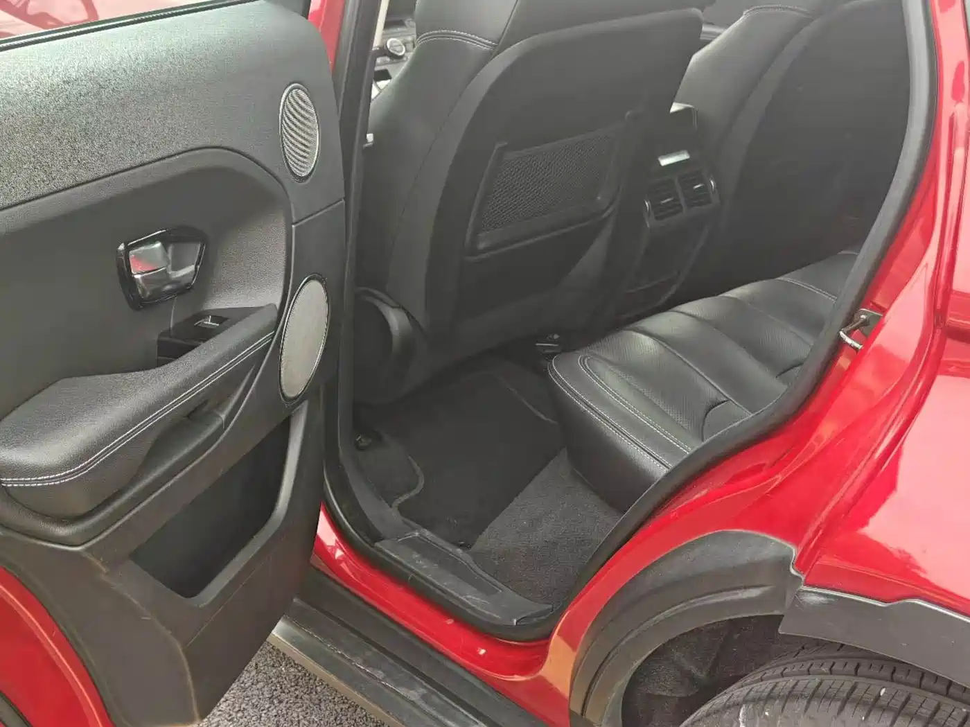 Land Rover Range Rover Evoque 2015 2.0T 5-Door Dynamic Edition фото 8