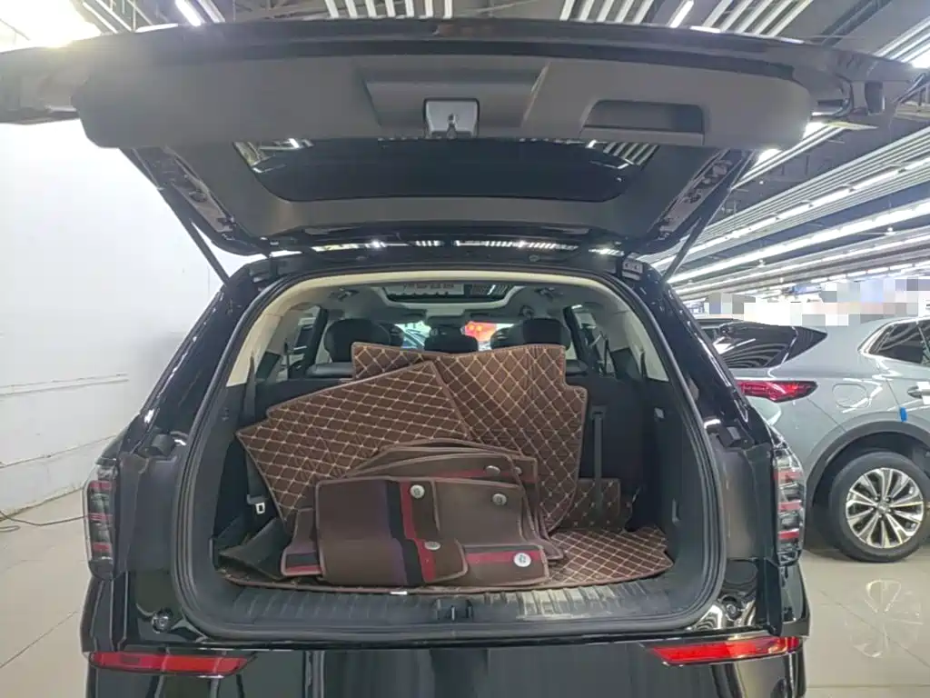 Фото 19 - Ford Edge