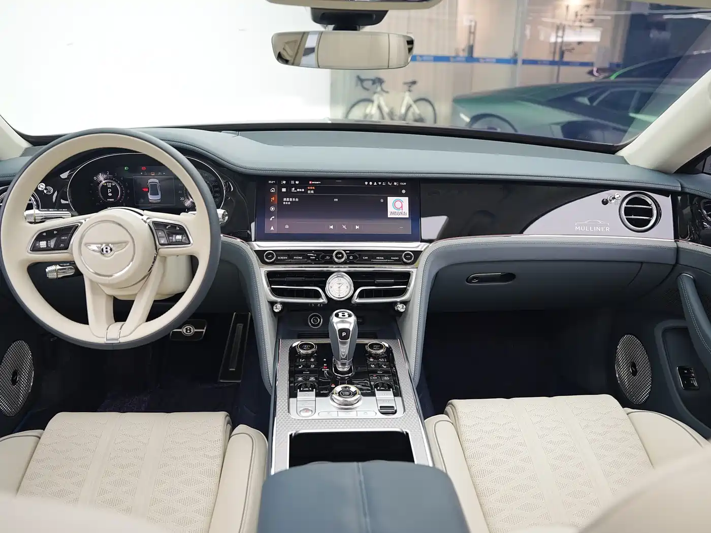 Bentley Flying Spur Plug-in Hybrid 2025 Model Year 4.0T V8 Mulliner фото 7