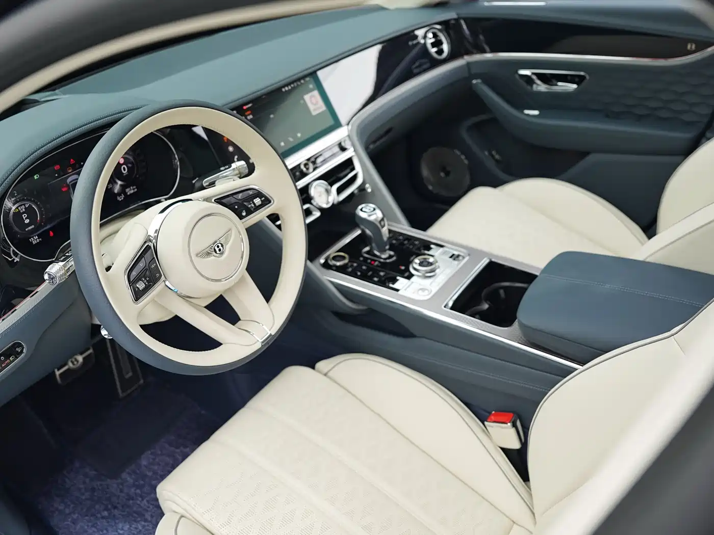 Bentley Flying Spur Plug-in Hybrid 2025 Model Year 4.0T V8 Mulliner фото 8