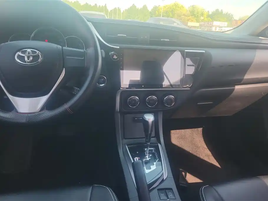 Toyota Corolla 2018 1.2T S-CVT GL Smart Edition фото 13