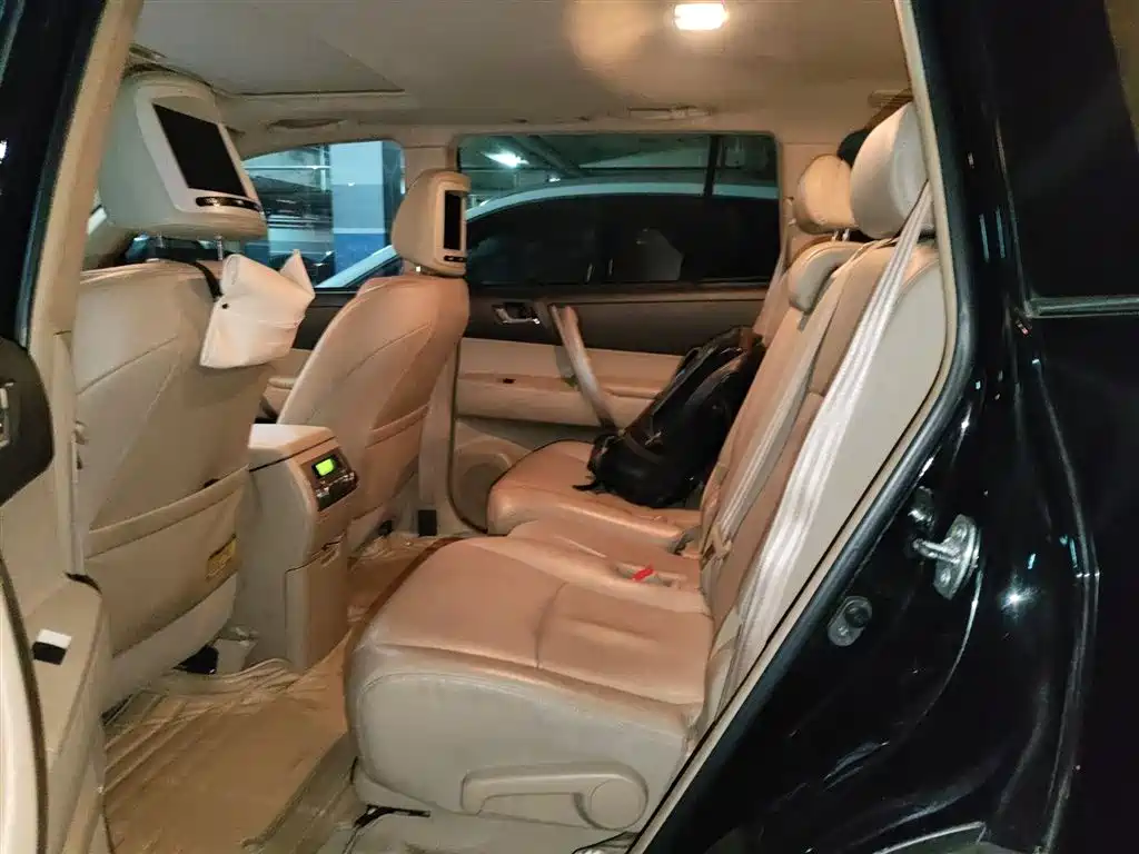 Toyota Highlander 2013 2.7L 2WD 7-seater Purple Gold Edition фото 15