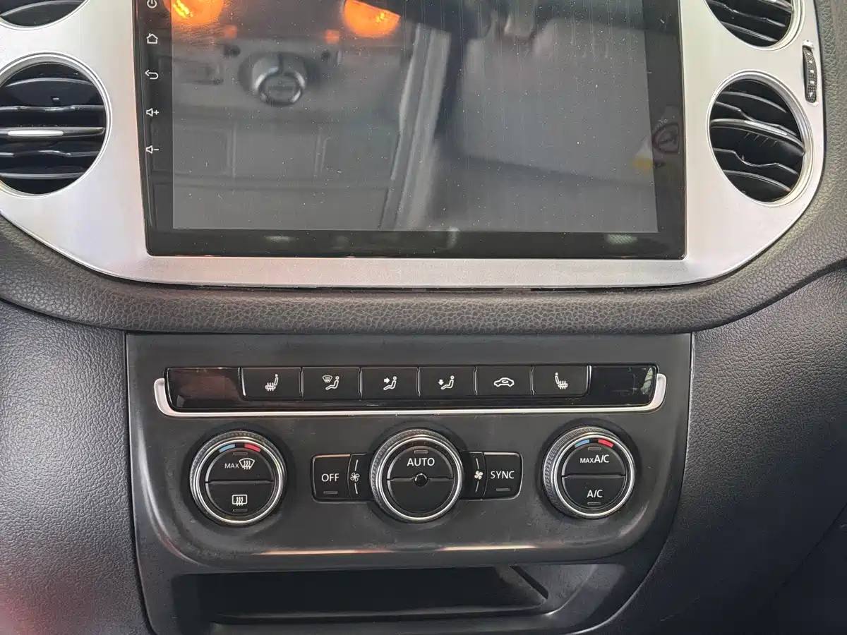 Volkswagen Tiguan 2015 1.8TSI Automatic 2WD Highline фото 17