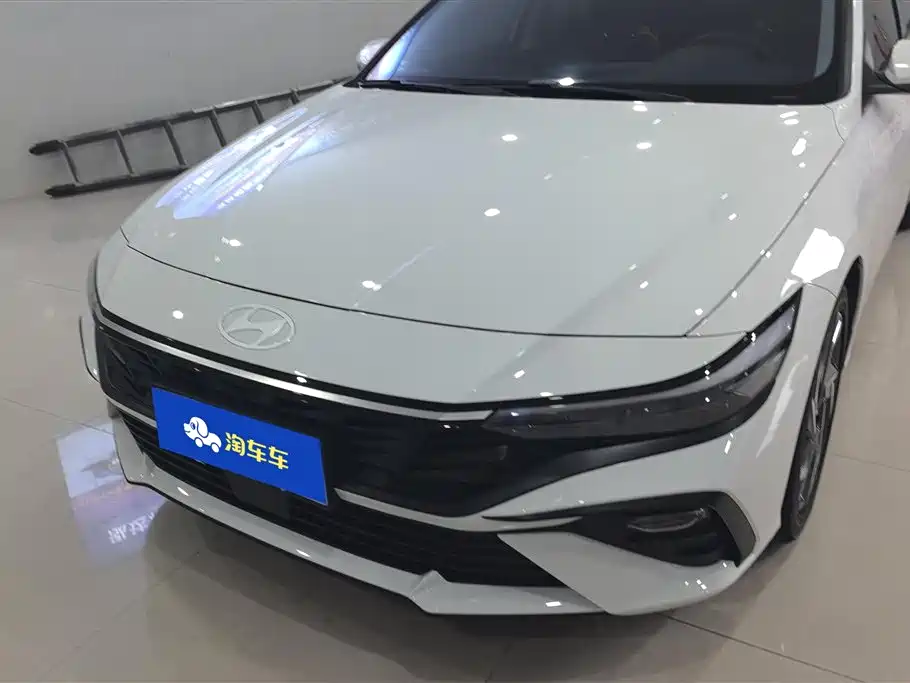 Hyundai Elantra 2023 1.5L CVT GLX Elite Edition фото 2