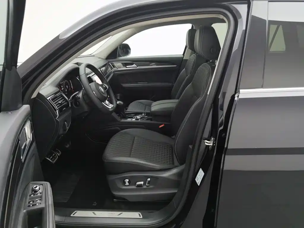 صورة 10 - Volkswagen Teramont