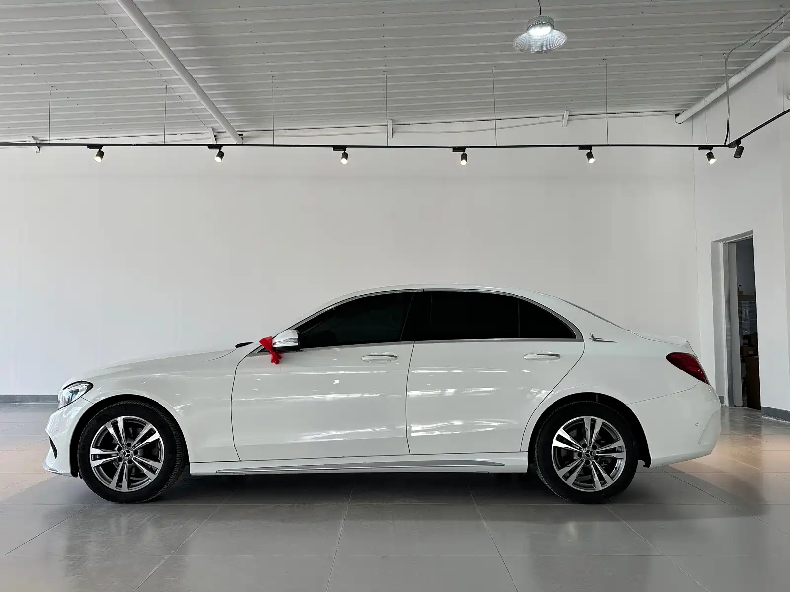 Фото 7 - Mercedes-Benz C-Class