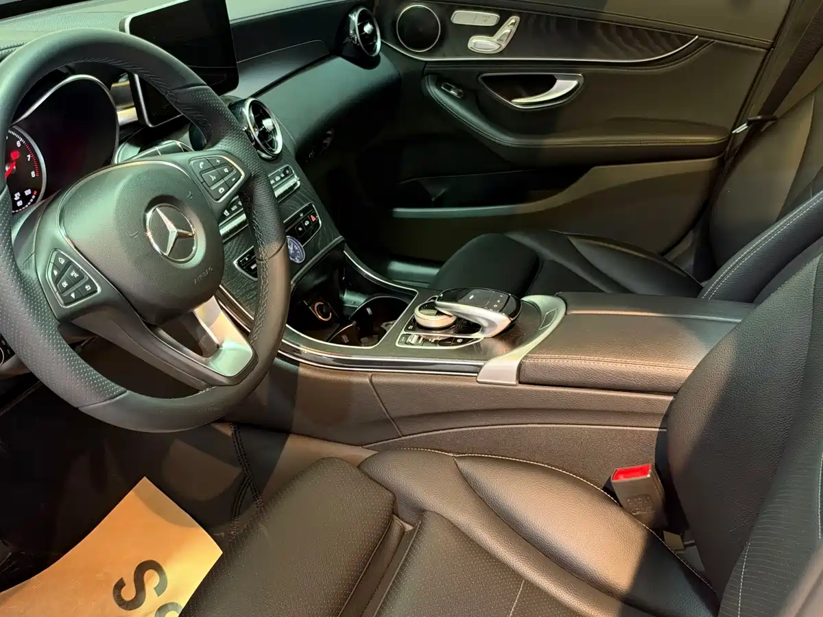 Фото 9 - Mercedes-Benz C-Class
