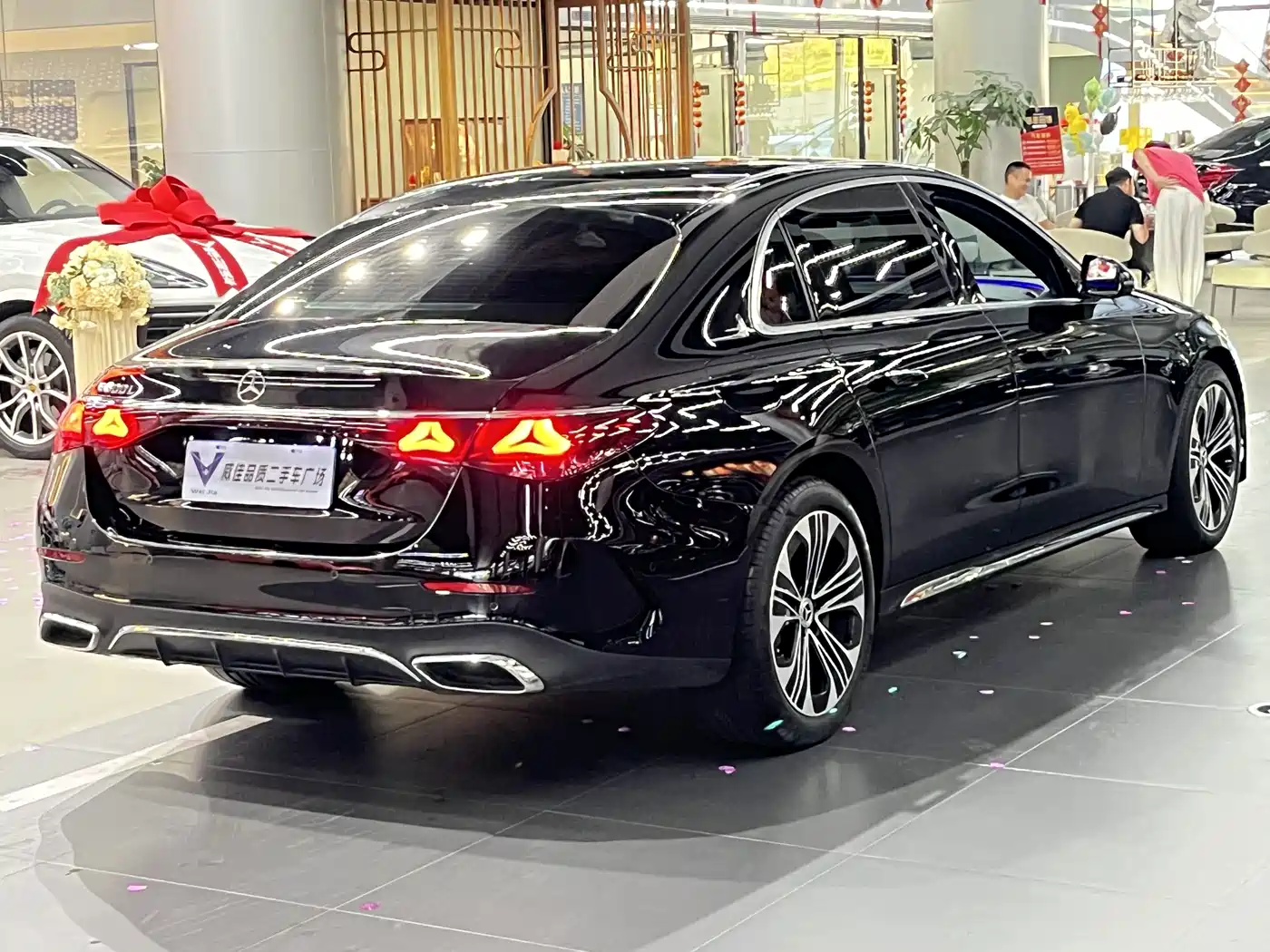 MERCEDES-BENZ E-CLASS