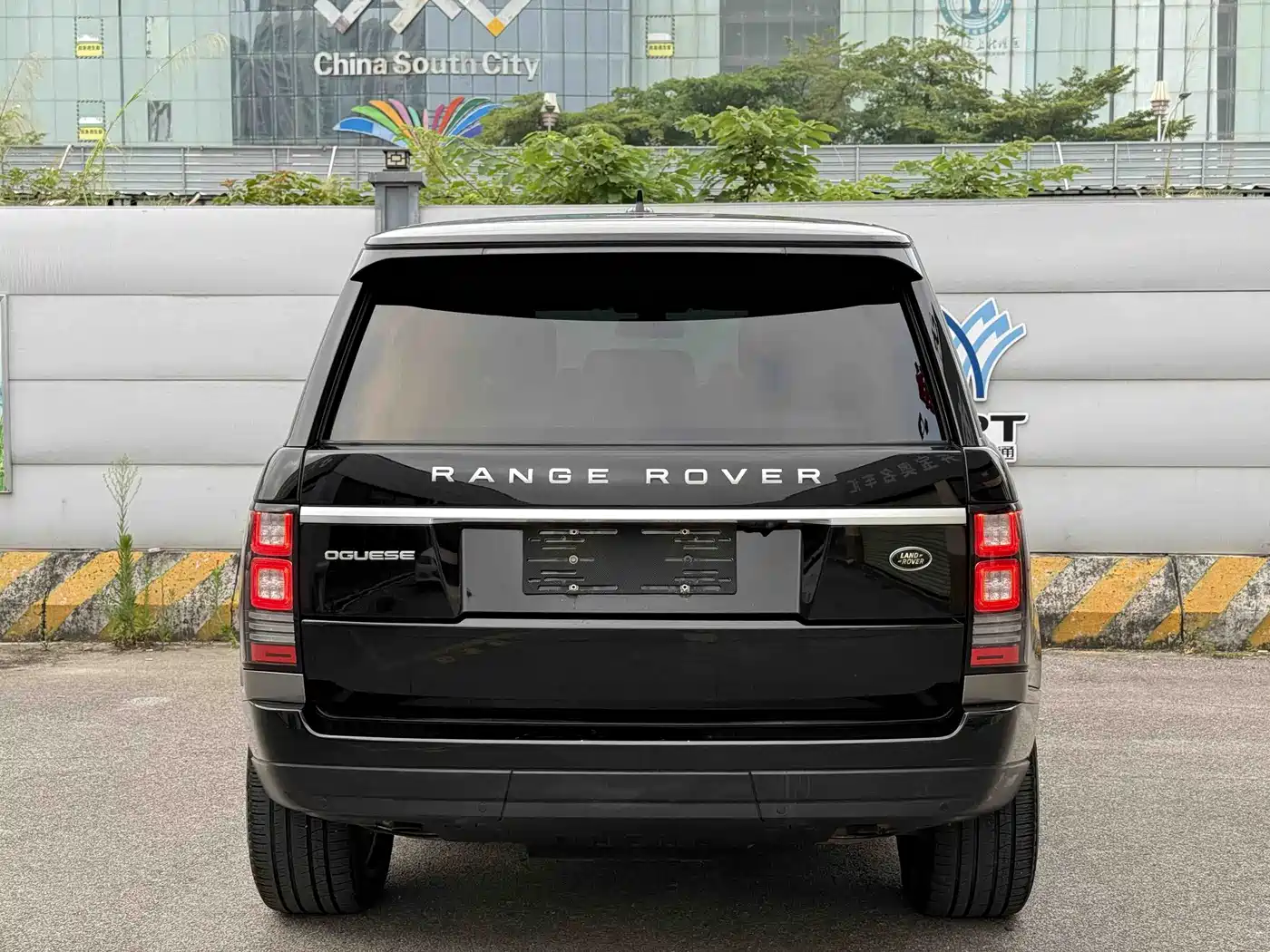 Land Rover Range Rover 2015 3.0 TDV6 Vogue SE Genesis Extended Edition фото 5