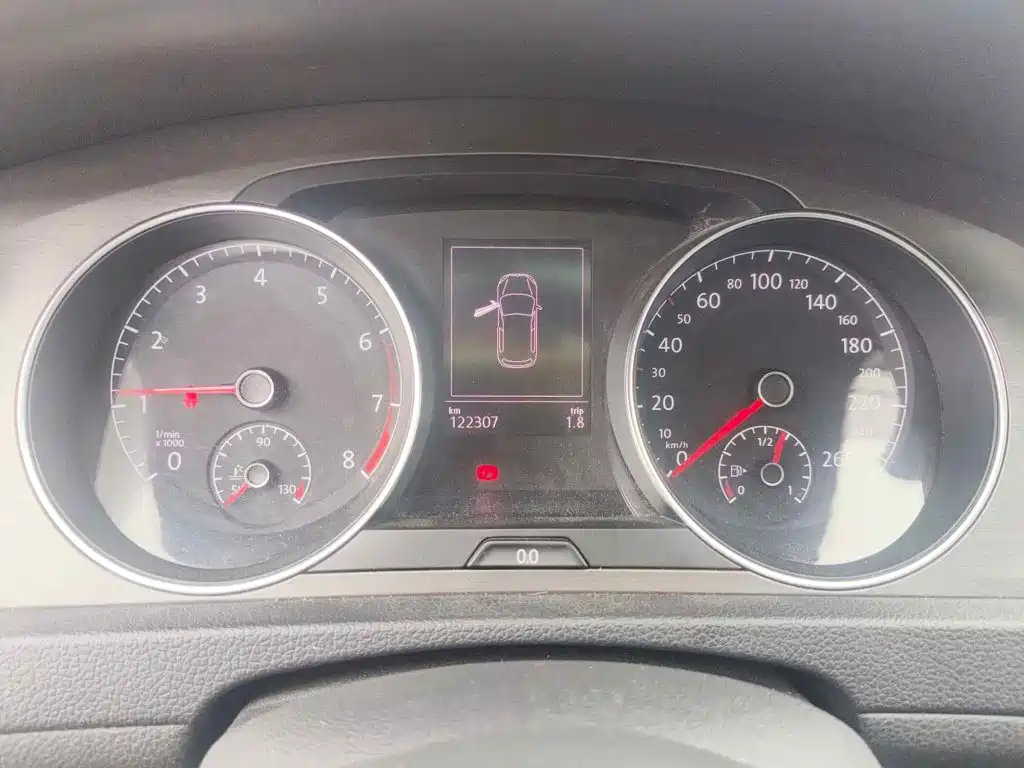 Фото 4 - Volkswagen Golf