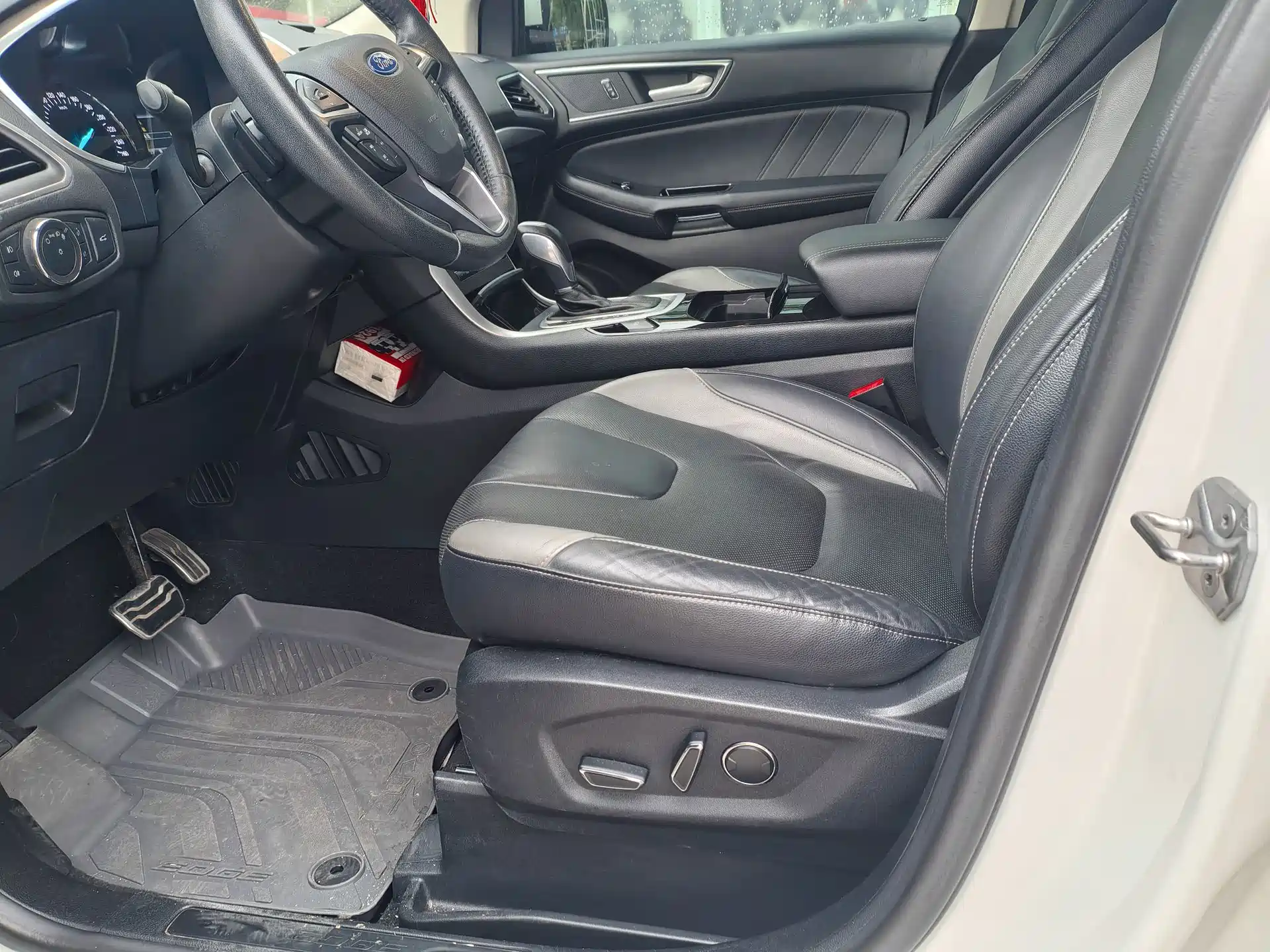 Фото 4 - Ford Edge