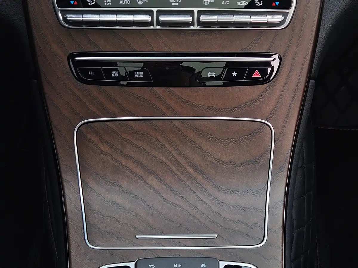 Mercedes-Benz GLC 2022 Facelift II GLC 260 L 4MATIC Luxury фото 18