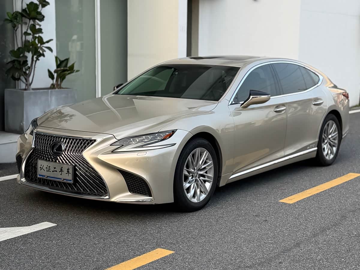 Lexus LS