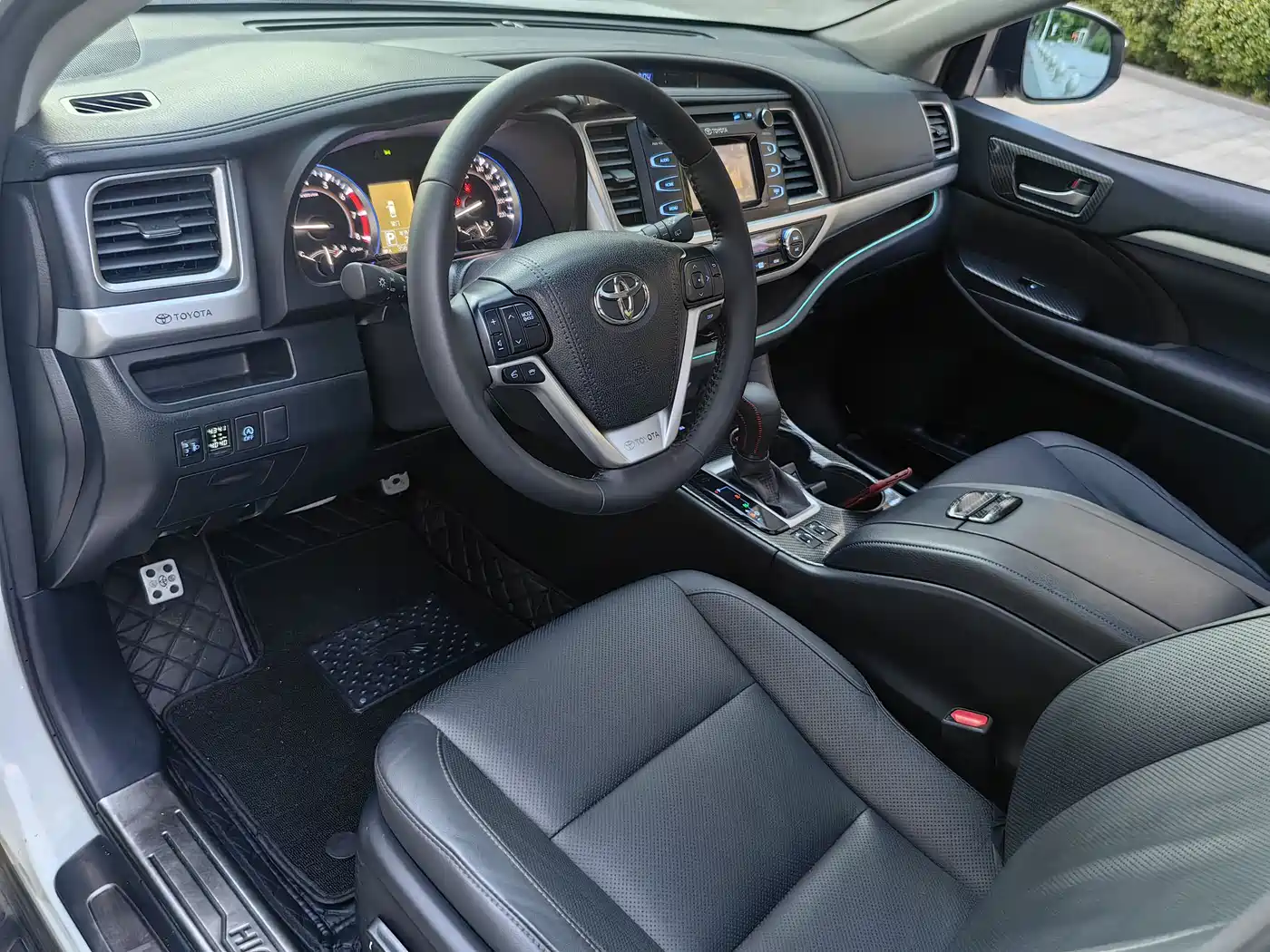 Toyota Highlander 2015 2.0T AWD Luxury Edition 7-seater фото 15