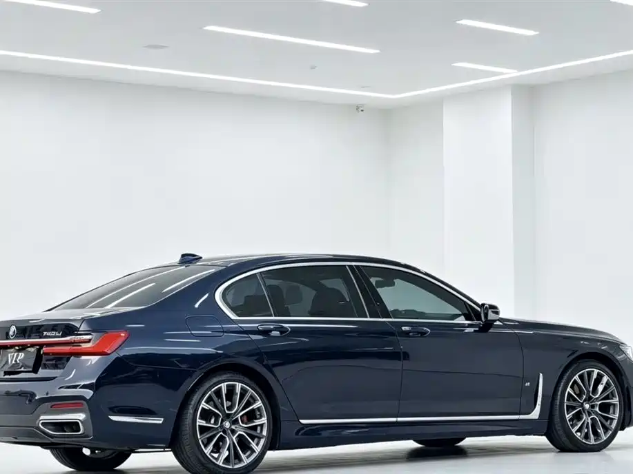 BMW 7-SERIES