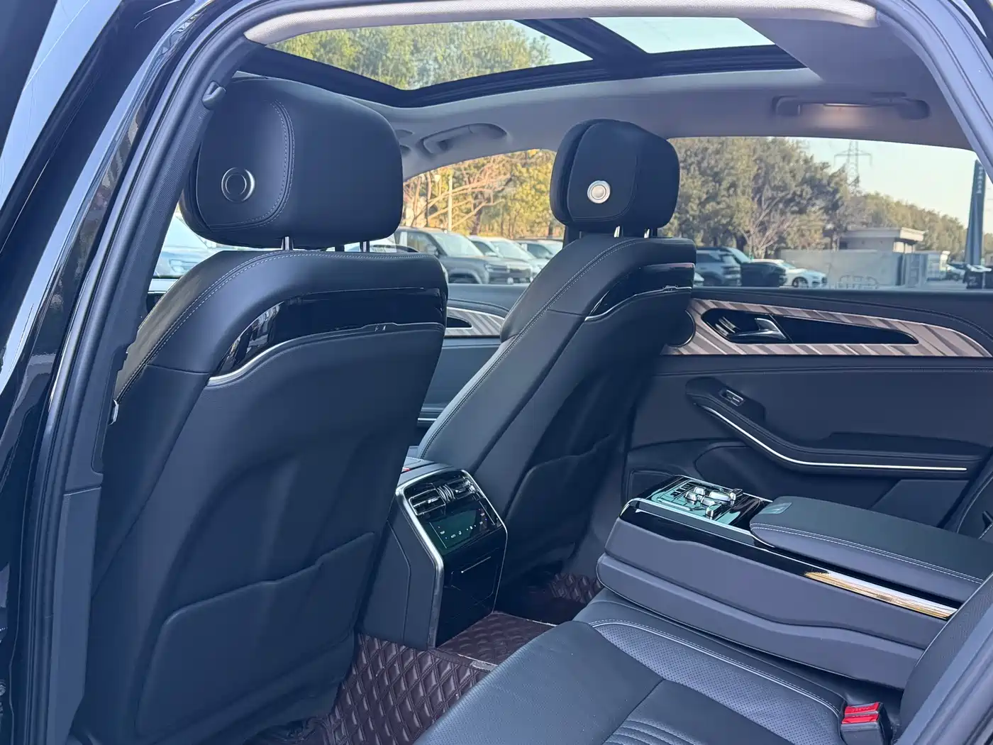 Hongqi H9 2020 2.0T Smart Connection Qi Xiang Edition фото 12