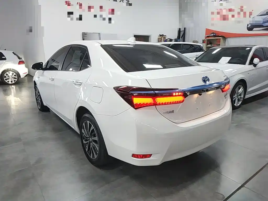 Toyota Corolla Twin Engine E+ 2022 2019 1.8L E-CVT Leading Edition