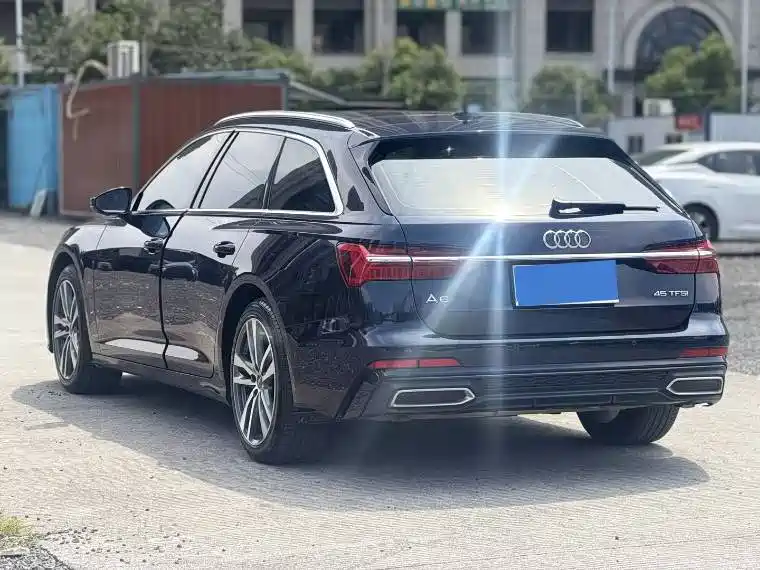 Фото 7 - Audi A6 (Import)
