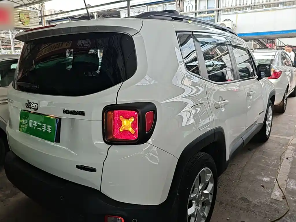 Jeep Renegade 2019 2018 Connected Large Screen Edition 180T Automatic High Energy