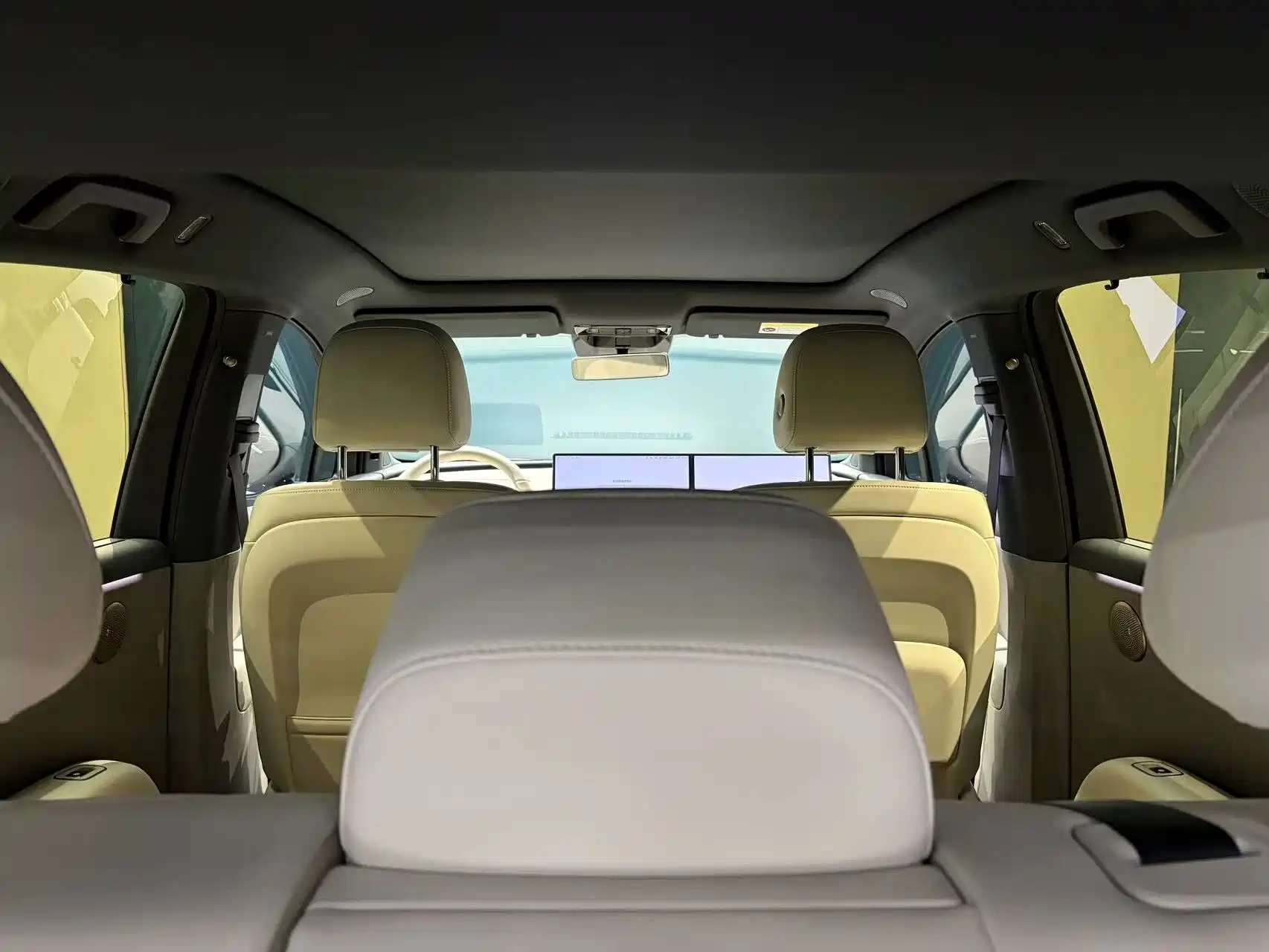 Фото 6 - Li Auto i6