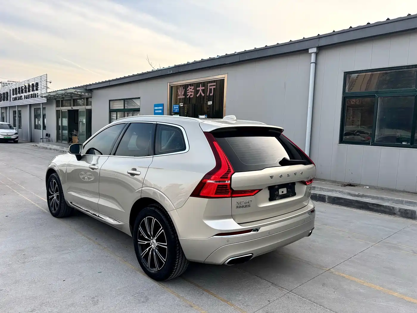 VOLVO XC60