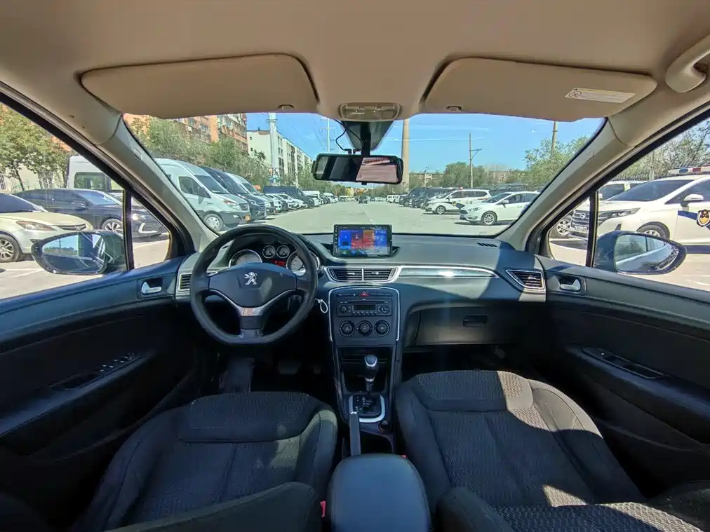 Peugeot 308 2013 Model 1.6L Automatic Superior Style фото 9