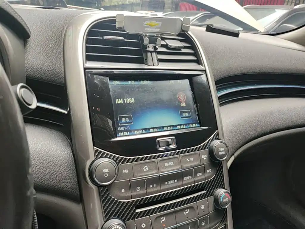 Chevrolet Malibu 2014 2.0L Automatic Luxury фото 12