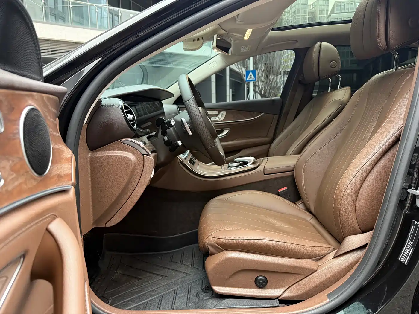 Mercedes-Benz E-Class 2018 E 300 L Luxury фото 17