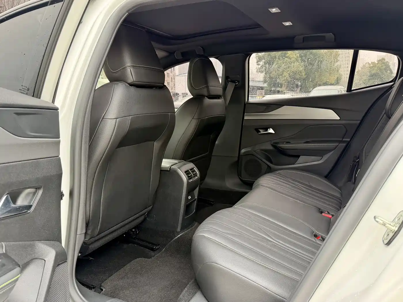 Peugeot 408X 2023 Charm Edition фото 12