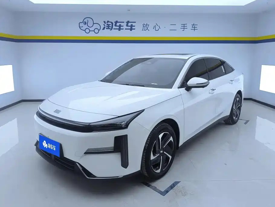 Geely Galaxy Galaxy L6 2025 2025 EM-i 140km Starship Edition
