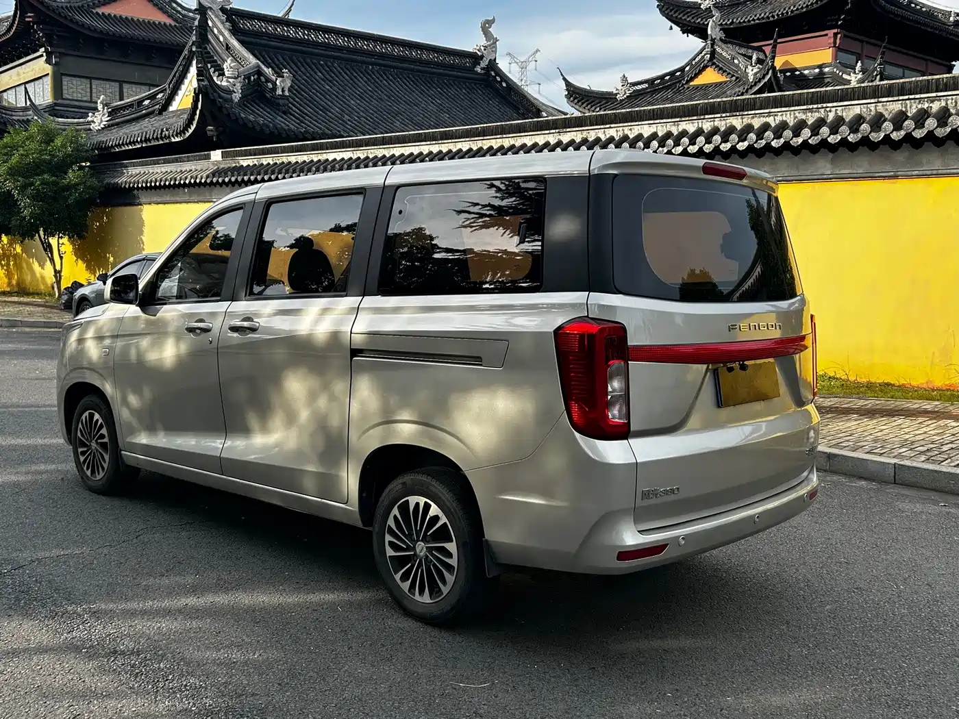 Dongfeng Fengguang Fengguang 380 2023 2022 1.5L Classic Minibus (7-seater)