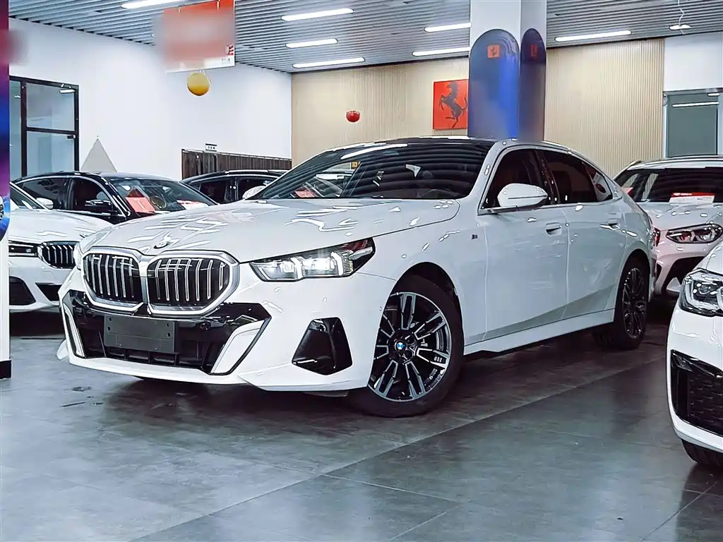 BMW 5 Series 2024 525Li M Sport Package